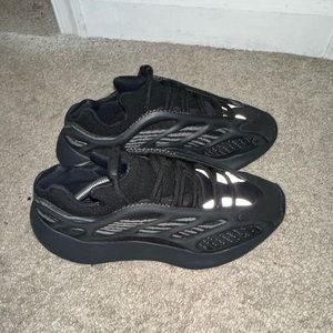 2021 Yeezy 700 V3 'Dark Glow'